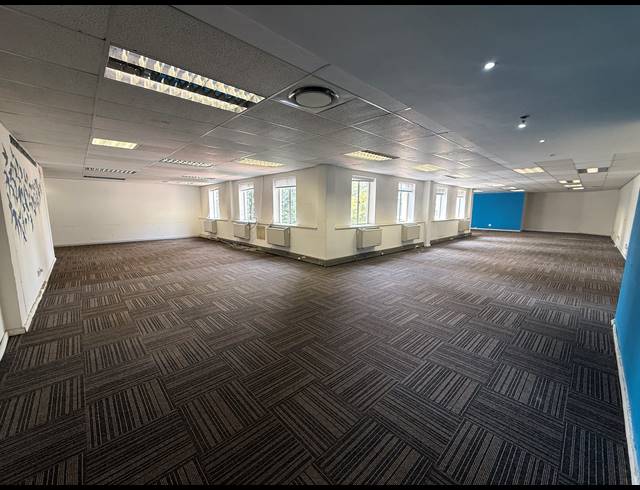 409M² OFFICE TO LET IN HOUGHTON ESTATE